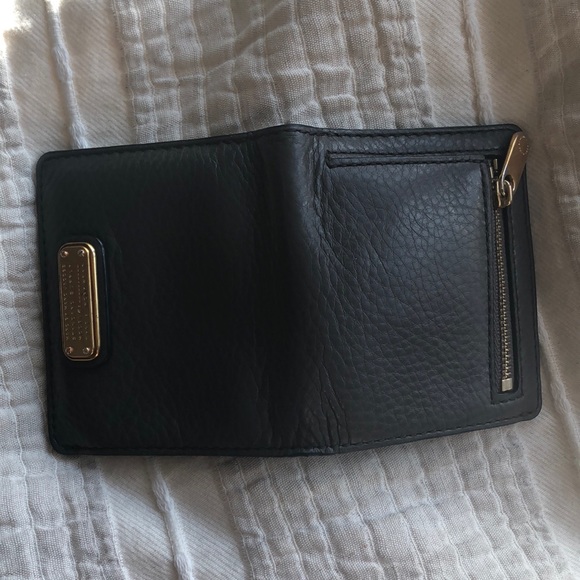 SOLD 💥Marc Jacobs wallet - Picture 2 of 7